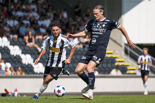 Landskronas Edi Sylisufaj och IFK Värnamos Hugo Andersson
