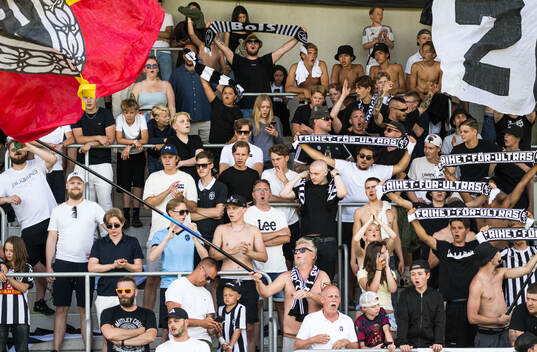 Landskronas supportrar jublar