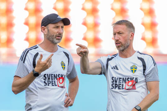 Assistant coach Andreas Georgson and head coach Graham