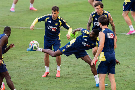 Yasin Ayari, Alexander Isak and Victor Nilsson Lindelöf of