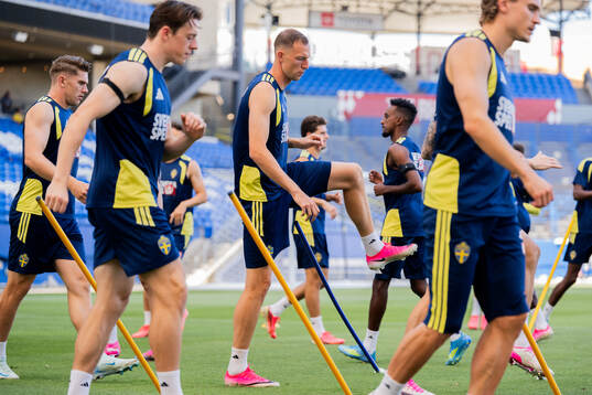 Viktor Gyökeres and Gustaf Nilsson of the Swedish national