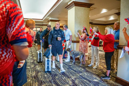 Leo Østigård and players of the Norwegian national