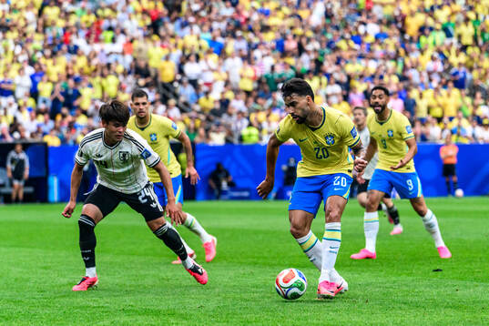 Kaishu Sano of Japan and Lucas Paqueta of Brazil
