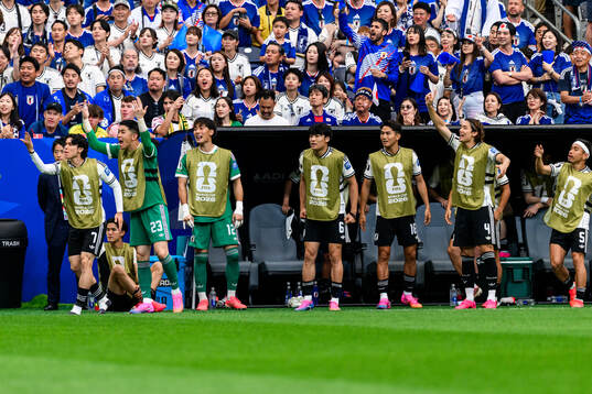 Players of Japan reacts