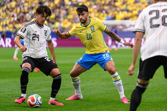 Kaishu Sano of Japan and Lucas Paqueta of Brazil