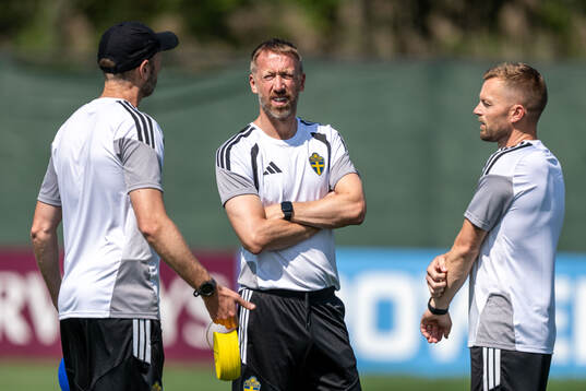 Assistant coach Andreas Georgson, head coach Graham Potter