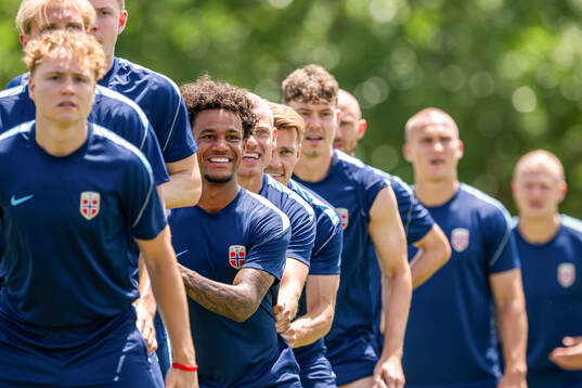 Bläddra bland fler bilder av Football, FIFA World Cup 2026, day 19, Norway, training