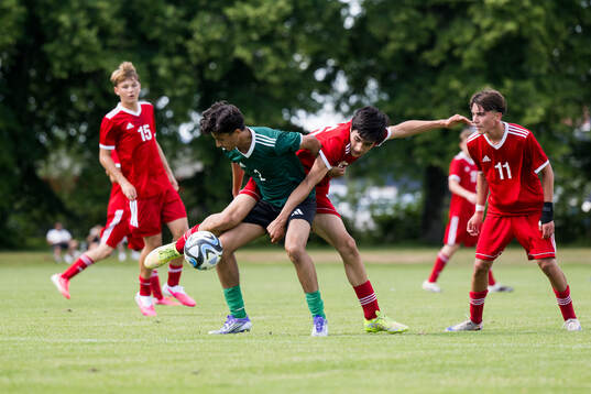Lag4s Ali Al-Saaid, Hammarby IF FF och Lag3s Garion Vasquez