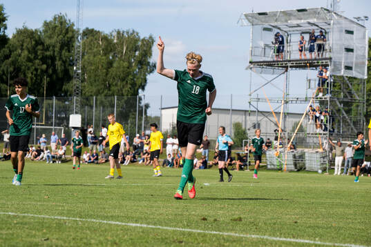 Lag7s Vincent Bergkvist, Västerås SK FK jublar och