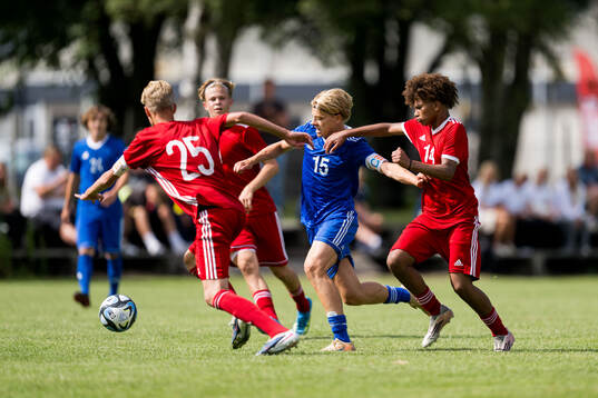 Lag5s Frans Jönsson, Ystads IF FF och Lag6s Zion Prince