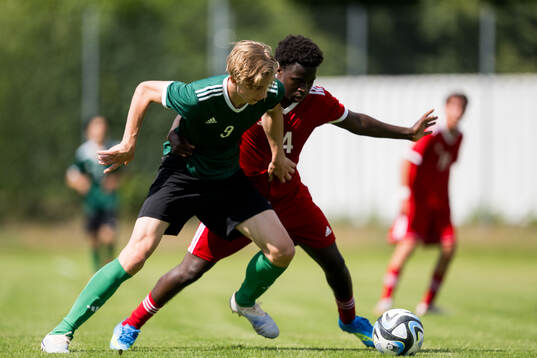 Lag4s Tom Sjösten, Djurgårdens IF FF och Lag3s Anton