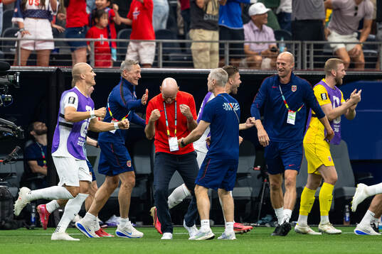 Head coach Ståle Solbakken of Norway celebrates