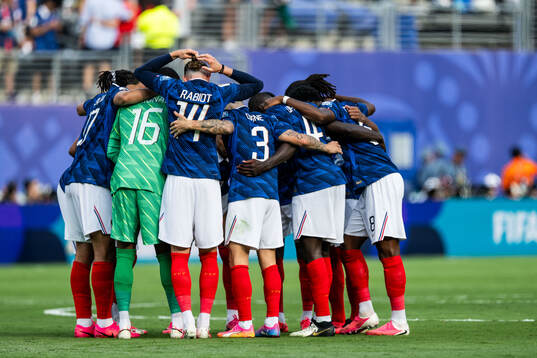 Players of France gather