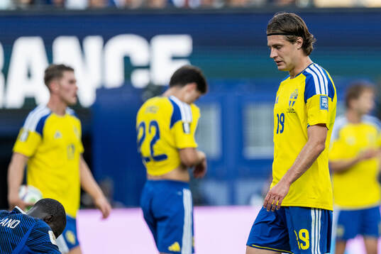 Mattias Svanberg of Sweden looks dejected