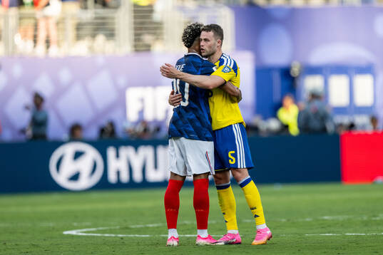 Gabriel Gudmundsson of Sweden and Desire Doue of France
