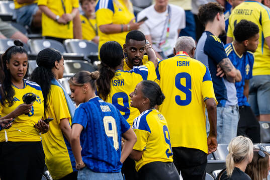Alexander Isak of Sweden with family