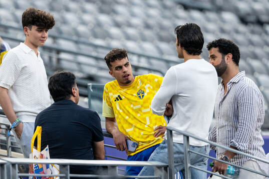 Yasin Ayari of Sweden with his family