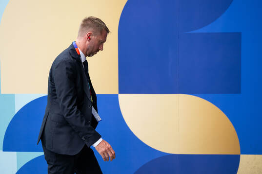Head coach Graham Potter of Sweden arrives