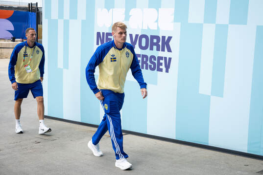 Gustaf Nilsson and Eric Smith of Sweden arrives