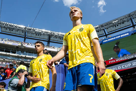 Yasin Ayari and Lucas Bergvall of Sweden