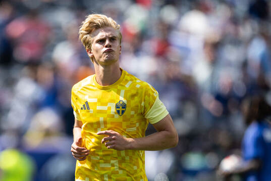 Lucas Bergvall of Sweden