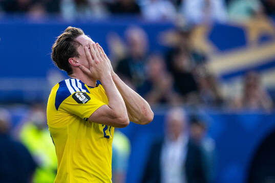 Elliot Stroud of Sweden looks dejected