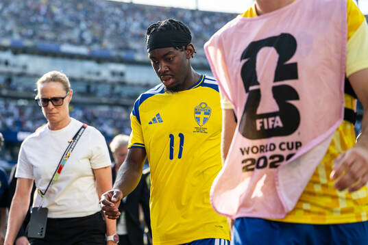 Anthony Elanga of Sweden looks dejected