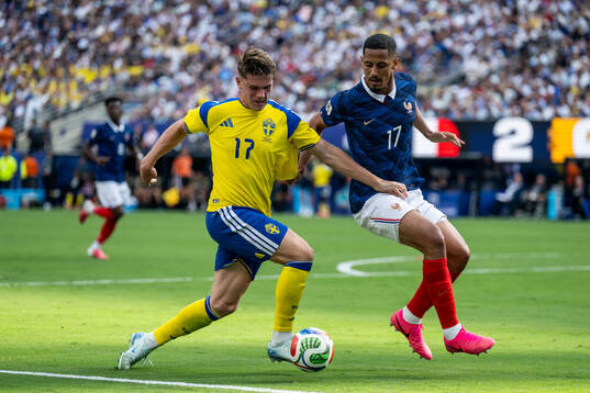 Viktor Gyökeres of Sweden and William Saliba of France