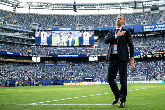 Head coach Graham Potter of Sweden looks dejected