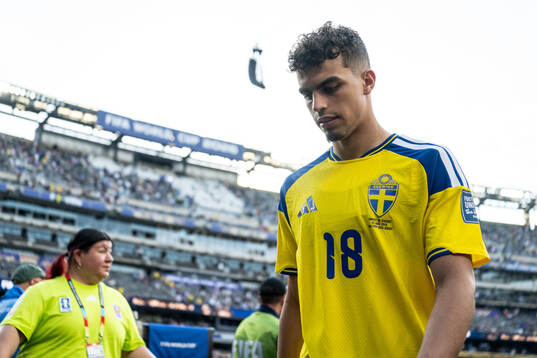 Yasin Ayari of Sweden looks dejected