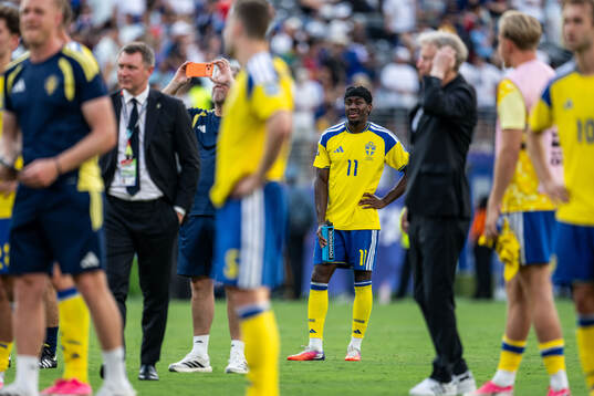 Anthony Elanga of Sweden looks dejected