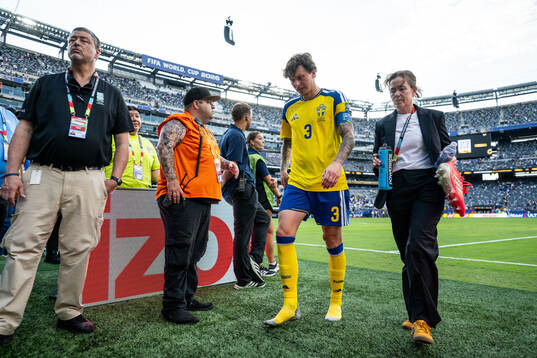 Victor Nilsson Lindelöf of Sweden looks dejected