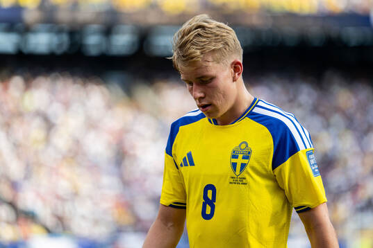 Daniel Svensson of Sweden looks dejected