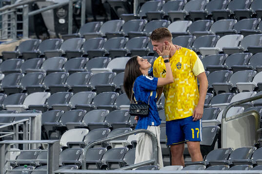 Viktor Gyökeres of Sweden with his girlfriend Ines Aguiar