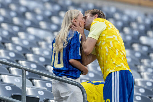 Benjamin Nygren of Sweden with his girlfriend Andrea