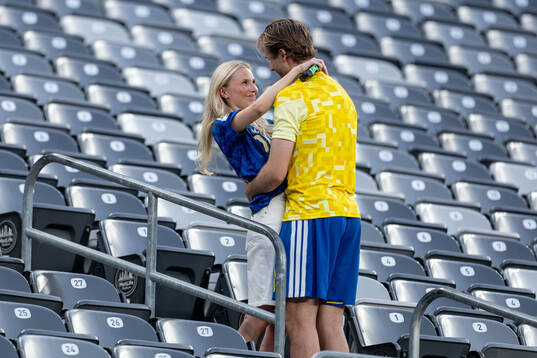 Benjamin Nygren of Sweden with his girlfriend Andrea