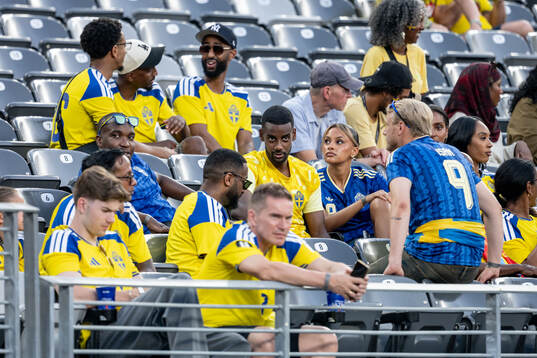 Alexander Isak of Sweden with his family