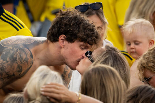Victor Nilsson Lindelöf of Sweden with his wife Maja