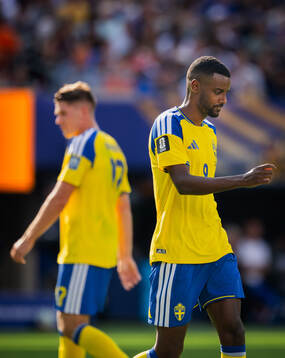 Viktor Gyökeres and Alexander Isak of Sweden