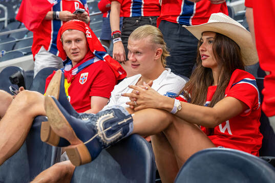 Erling Braut Haaland of Norway with his girlfriend Isabel