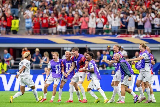 Antonio Nusa of Norway celebrates with Andreas Schjelderup,