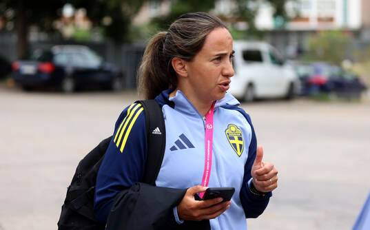 Coach Briana Campos of Sweden