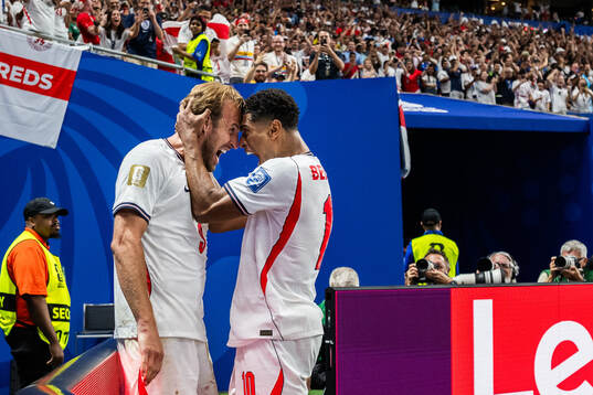 Harry Kane and Jude Bellingham celebrate