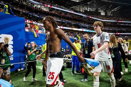 Djed Spence and Anthony Gordon of England