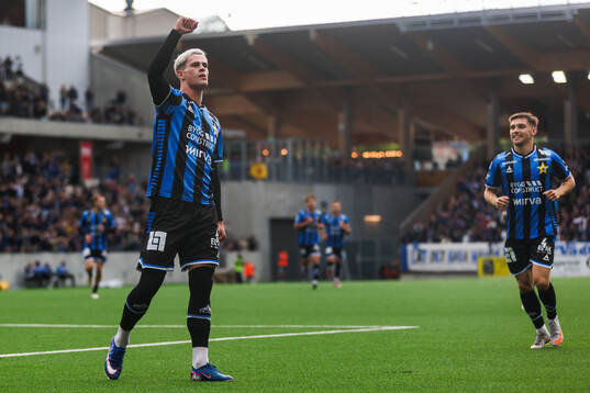 Sirius Robbie Ure och Sirius Isak Bjerkebo jublar