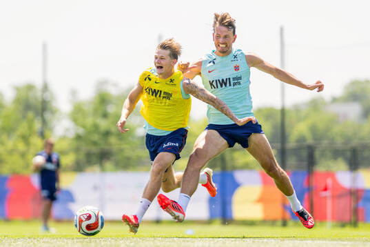 David Møller Wolfe and Sander Berge of the Norwegian