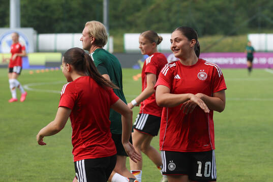 Elira Terakaj of Germany warm up