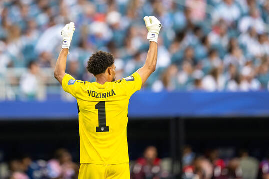 Goalkeeper Vozinha of Cabo Verde