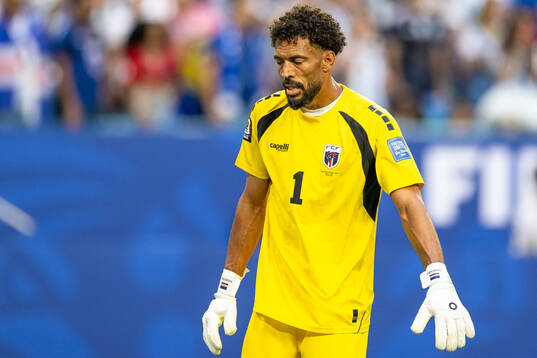 Goalkeeper Vozinha of Cabo Verde