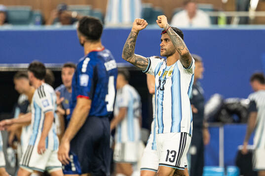 Cristian Romero of Argentina celebrates